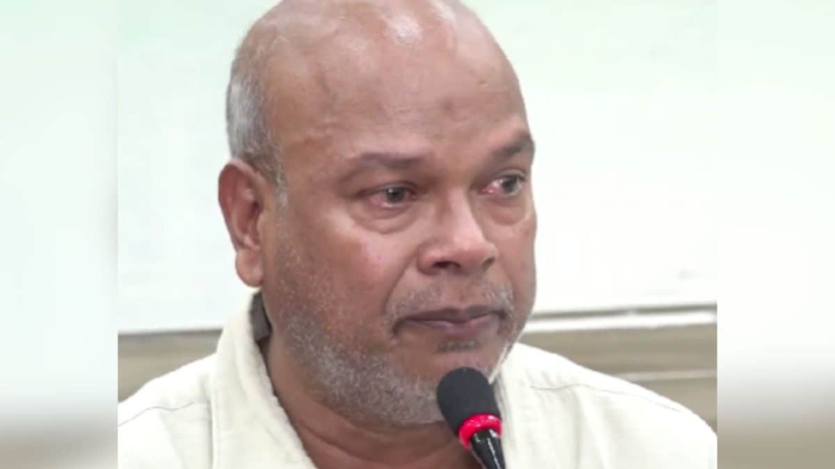 <div>'Dalits Not Accepted...': Bihar Congress Chief Breaks Down Over Attack On CJI | Video</div>