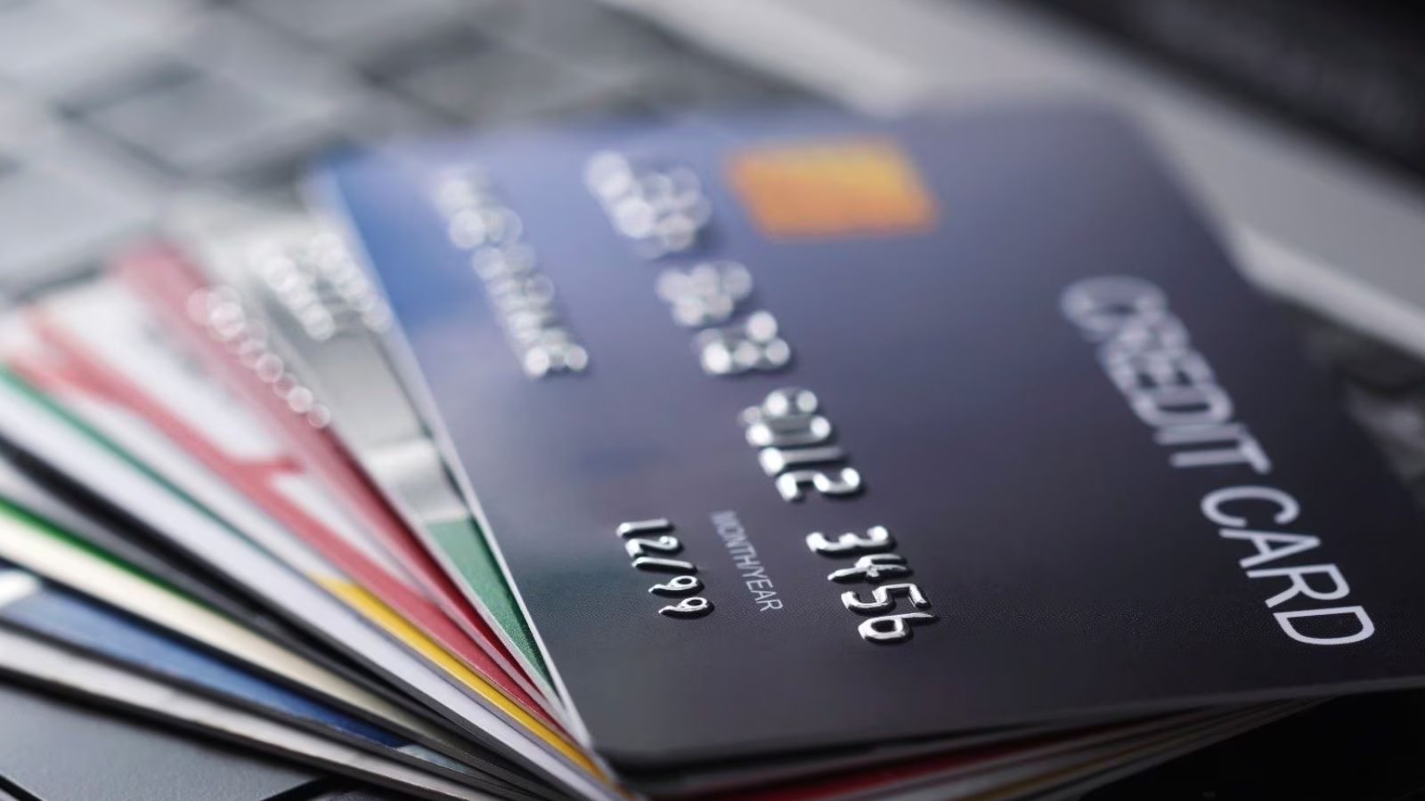 Make Your Flights Cheaper: 6 Credit Cards Every Traveller Should Know