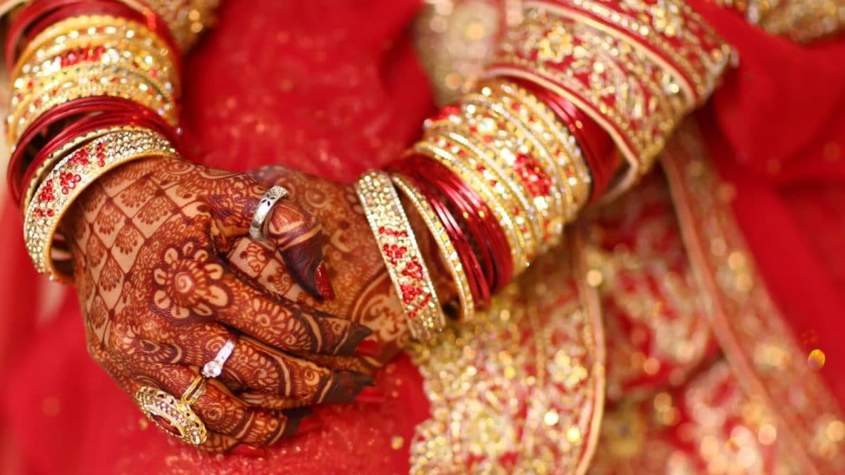 Woman's Depression from Caste Expectations Sparks Discussion