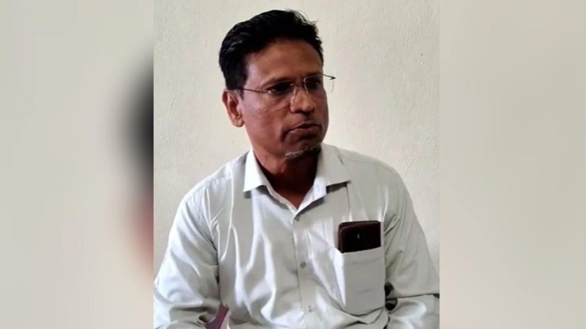 Suspended MP Teacher Denies 'Teaching Namaz' To Students, Says It Was Yoga Pose