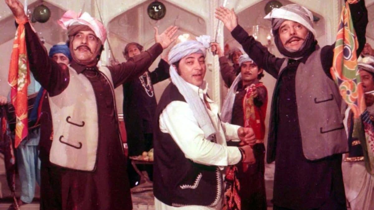 Bollywood's Powerful Villian, Once Rivalled Amitabh Bachchan, Quit ...