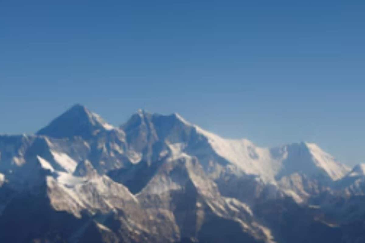 Trekkers Stranded On Mount Everest Due To Heavy Snowfall, Several Rescued