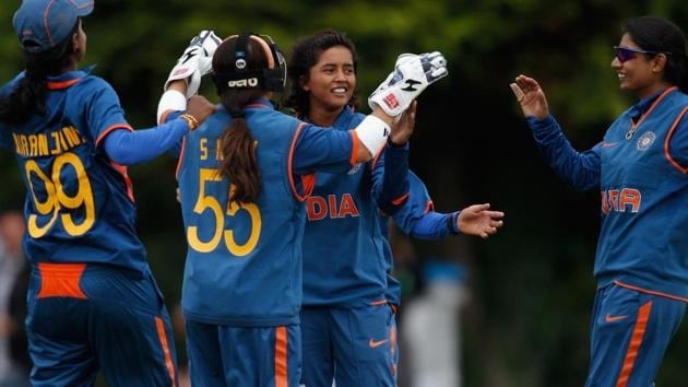 A eliminatória da Copa do Mundo da ICC em 2017, a Índia venceu por 7 postigos: o Paquistão estava de volta à Praça, lutando para cruzar 100. 67 em geral. A Índia levou 22,3 overs para terminar a perseguição a um custo de 3 postigos.