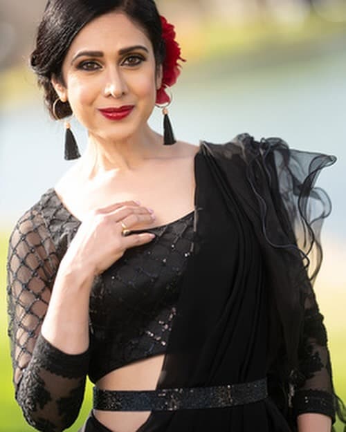 Wondering who this talented diva is? We are talking about Meenakshi Seshadri. Wondering who this talented diva is? We are talking about Meenakshi Seshadri.