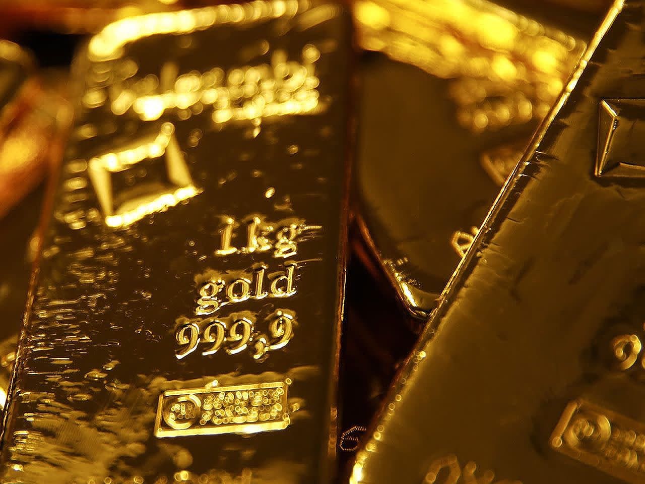 Gold is once again in the spotlight in India, attracting attention from both investors and consumers. With prices hitting new highs, market watchers are closely tracking every development. Gold is once again in the spotlight in India, attracting attention from both investors and consumers. With prices hitting new highs, market watchers are closely tracking every development.