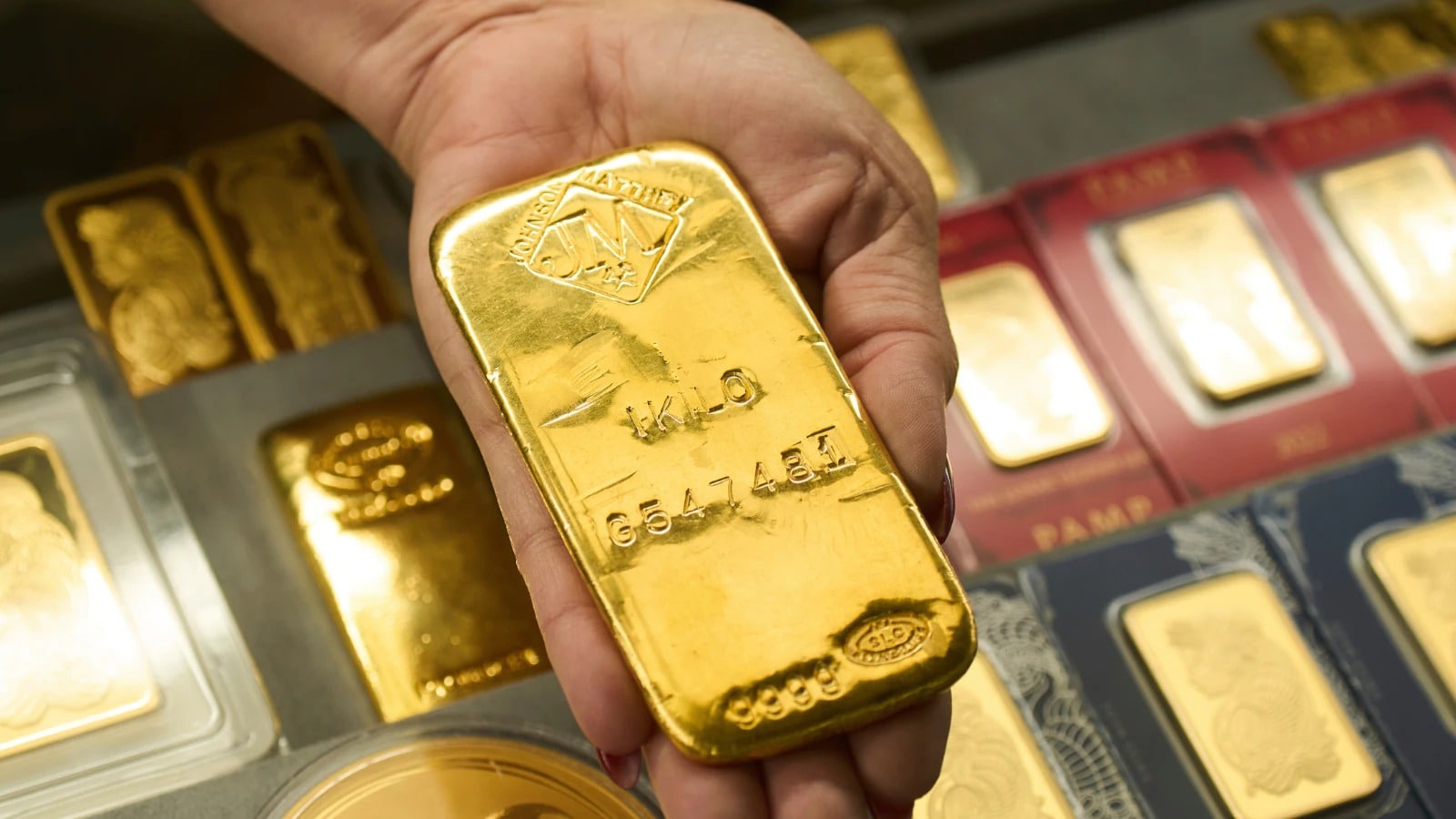 This could mean banking troubles, liquidity shortages and a crisis that could affect traditional financial systems. If such a scenario unfolds, experts believe gold prices could climb even higher. This could mean banking troubles, liquidity shortages and a crisis that could affect traditional financial systems. If such a scenario unfolds, experts believe gold prices could climb even higher.