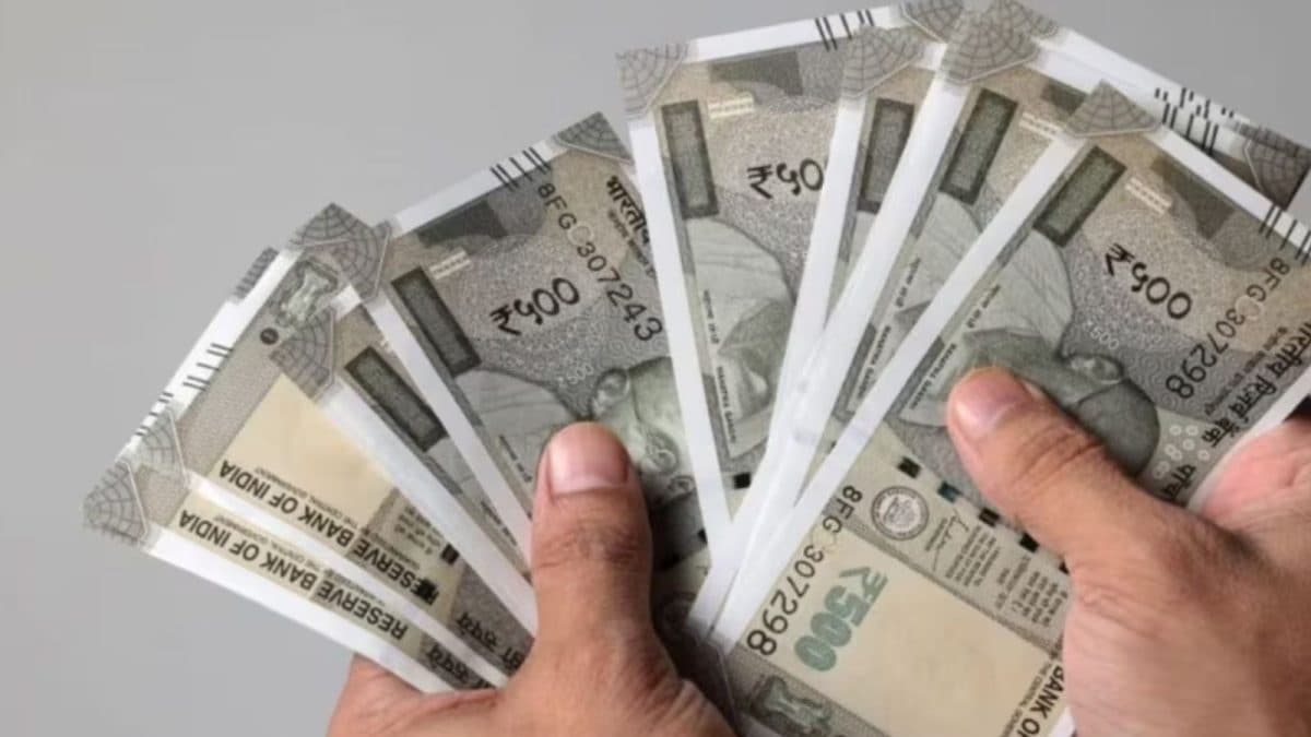 From Budgeting To Investing: A Complete Guide To Managing Money In Your 20s