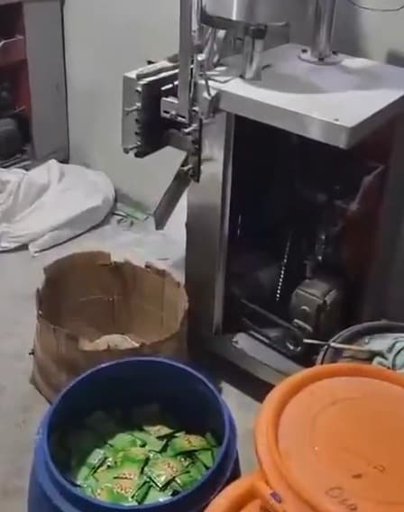 After fake Colgate toothpaste, a fake ENO racket has come to light. In a major crackdown, the Delhi Police Crime Branch has busted the fake antacid manufacturing unit in the Ibrahimpur area of North Delhi. The raid uncovered a large-scale operation producing counterfeit sachets of the over-the-counter medicine. After fake Colgate toothpaste, a fake ENO racket has come to light. In a major crackdown, the Delhi Police Crime Branch has busted the fake antacid manufacturing unit in the Ibrahimpur area of North Delhi. The raid uncovered a large-scale operation producing counterfeit sachets of the over-the-counter medicine.