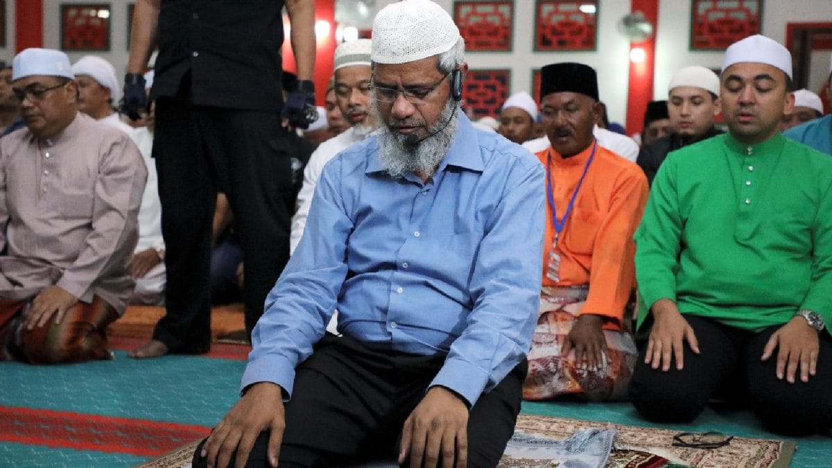 Dhaka Bars Controversial Preacher Zakir Naik From Entering Bangladesh Till Elections