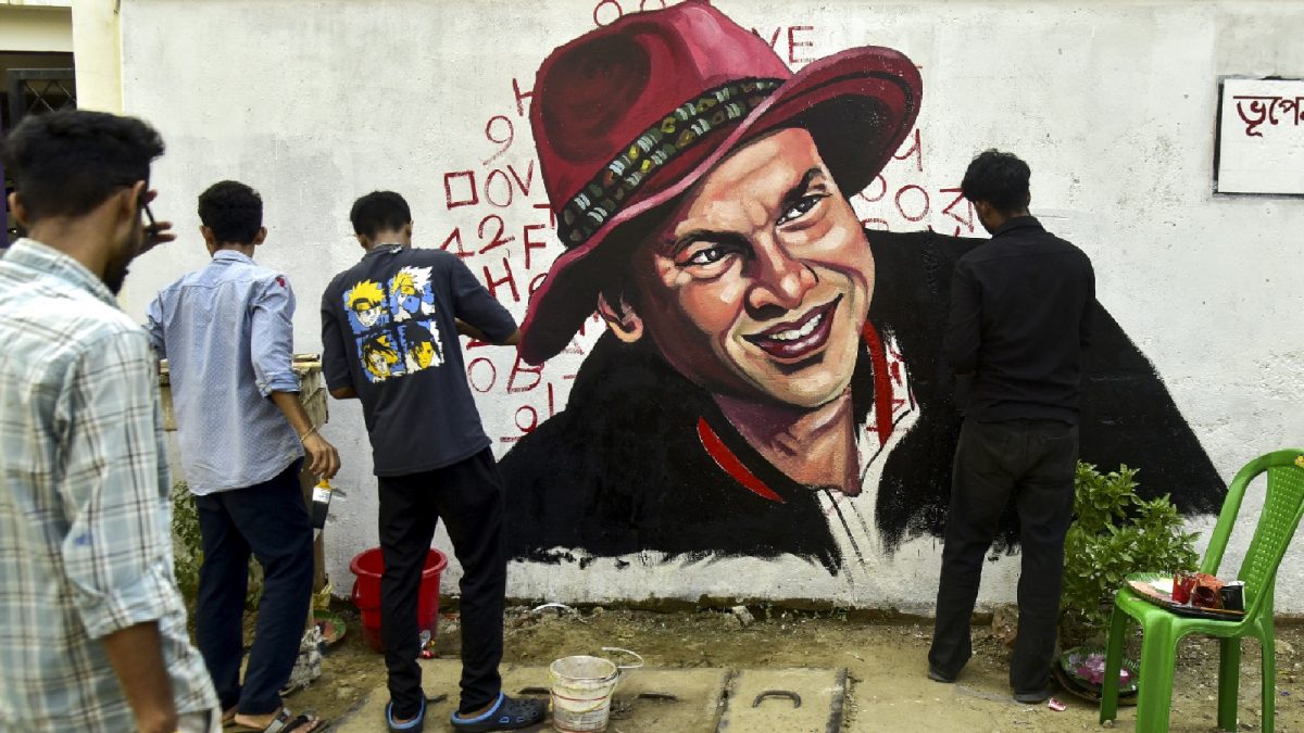 <div>Zubeen Garg Death Probe: CID Detains North East India Festival Organiser, Late Singer's Manager</div>