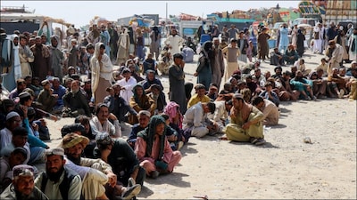 Afghan citizens waiting to return to their country as tensions escalated sharply between Pakistan and Afghanistan. (Reuters)