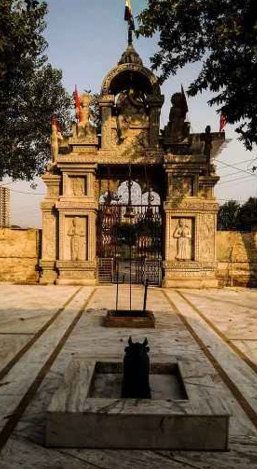 Bisrakh, Uttar Pradesh: Bisrakh derived its name after Rishi Vishrava – father of Demon King Ravana. Bisrakh is known as the birthplace of Ravana and he is considered as maha-brahman here. It is believed that Vishrava discovered a Swayambhu (self manifested) Shiva Linga at Bisrakh and since then it has been worshipped by the locals as an honour to Rishi Vishrava and Ravana. In Bisrakh, people perform yagnas and peace prayers for Ravana’s departed soul during the Navratri festival. Bisrakh, Uttar Pradesh: Bisrakh derived its name after Rishi Vishrava – father of Demon King Ravana. Bisrakh is known as the birthplace of Ravana and he is considered as maha-brahman here. It is believed that Vishrava discovered a Swayambhu (self manifested) Shiva Linga at Bisrakh and since then it has been worshipped by the locals as an honour to Rishi Vishrava and Ravana. In Bisrakh, people perform yagnas and peace prayers for Ravana’s departed soul during the Navratri festival.