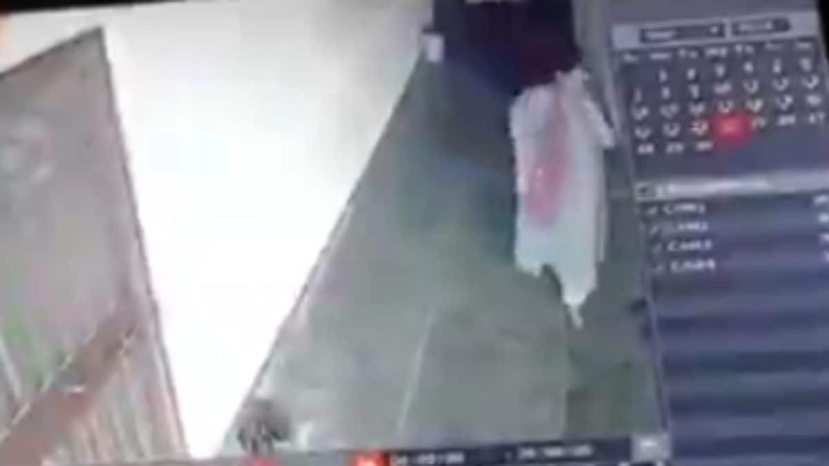 Bhopal Cop Caught On Camera Stealing Cash, Phone From Friend’s House | Video