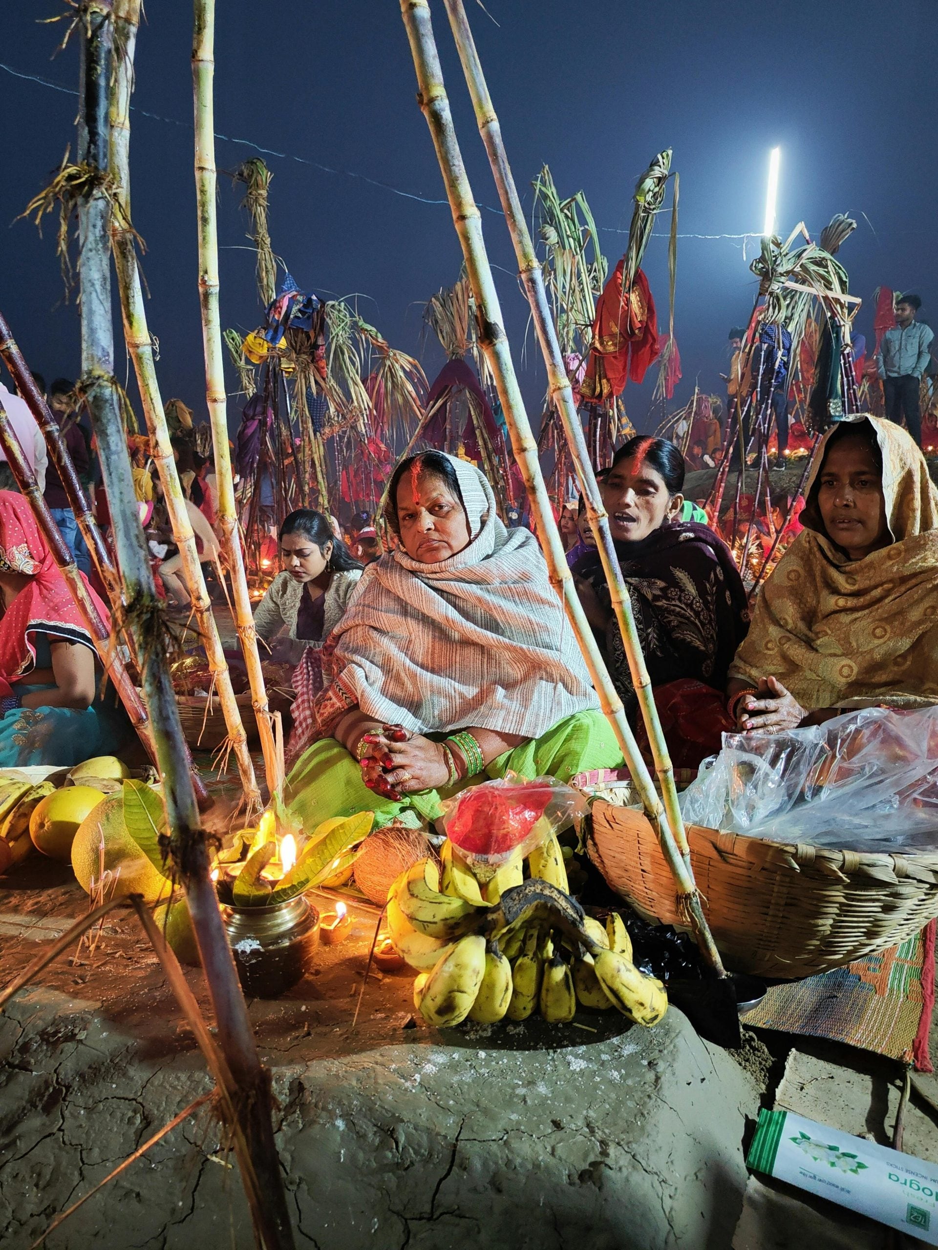 On this day, families gather at riverbanks or water bodies, carrying the soop (bamboo basket) filled with traditional prasad like Thekua, sugarcane, fruits and lit diyas. On this day, families gather at riverbanks or water bodies, carrying the soop (bamboo basket) filled with traditional prasad like Thekua, sugarcane, fruits and lit diyas.