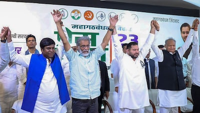  X/yadavtejashwi)