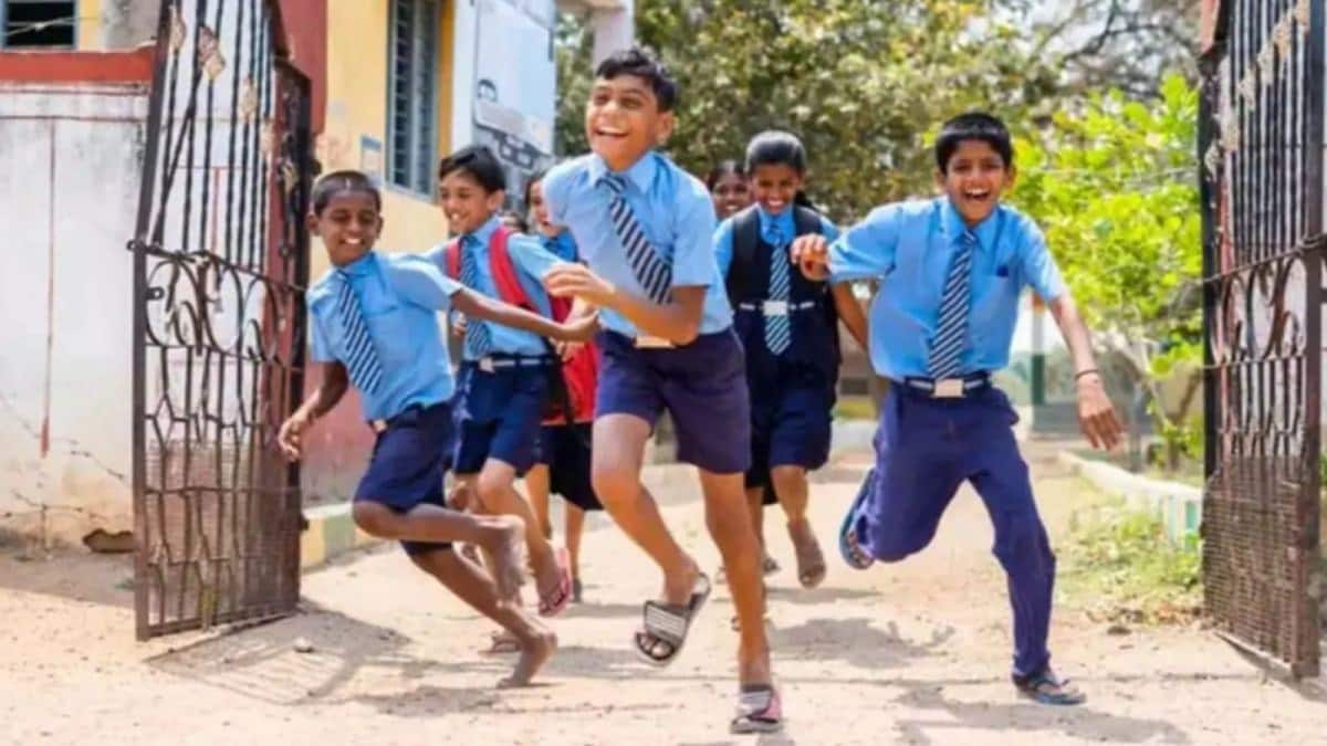 Bell Rings For Healthy Eating: Karnataka Bans Sale Of Junk Food Within 50 Metres Of Schools, Colleges