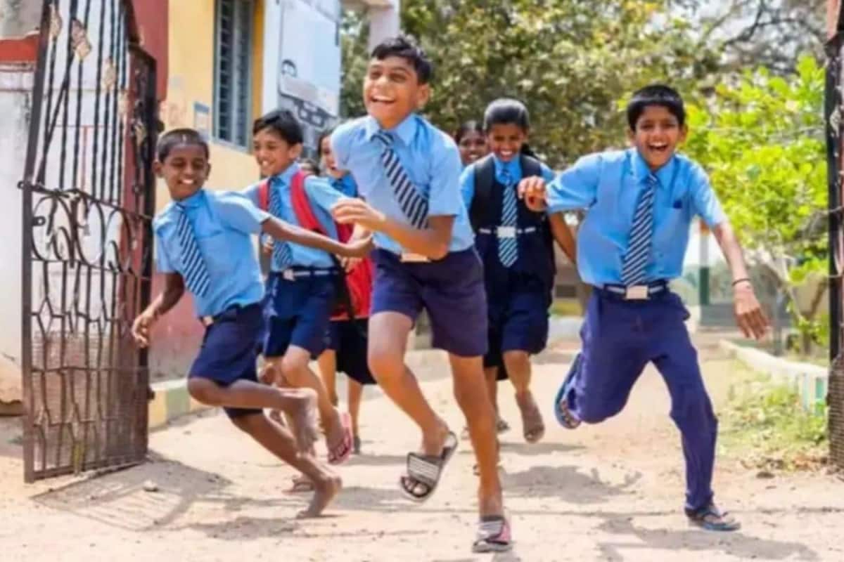 Bell Rings For Healthy Eating: Karnataka Bans Sale Of Junk Food Within 50 Metres Of Schools, Colleges