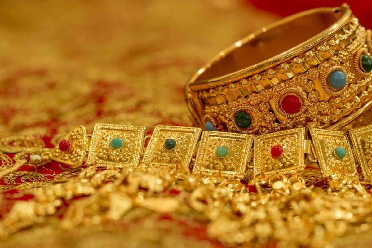From ETFs To Mutual Funds: 5 Smart Ways To Own Gold Without Holding It