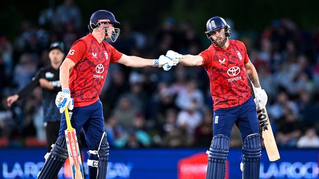 New Zealand Vs England 3rd ODI Highlights: NZ Whitewash ENG 3-0 With A 2-Wicket Win - News18