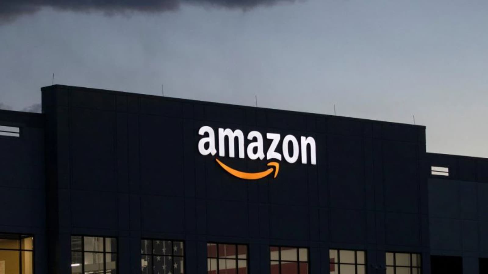 Amazon Announces 16,000 Job Cuts Worldwide Amid AI-Led Restructuring