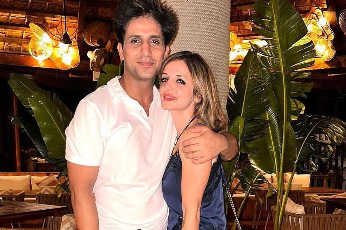 ‘Thank You Life’: Sussanne Khan Celebrates 50th Birthday With Beau Arslan Goni