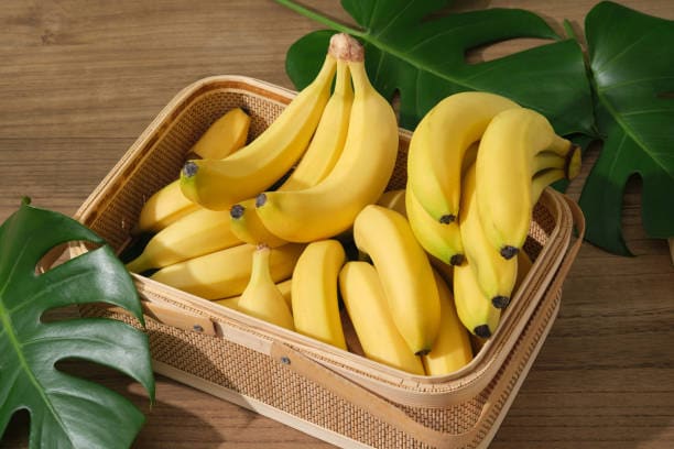 Bananas: A great source of vitamin B6 and tryptophan, which helps in serotonin production—your natural feel-good hormone. Bananas: A great source of vitamin B6 and tryptophan, which helps in serotonin production—your natural feel-good hormone.