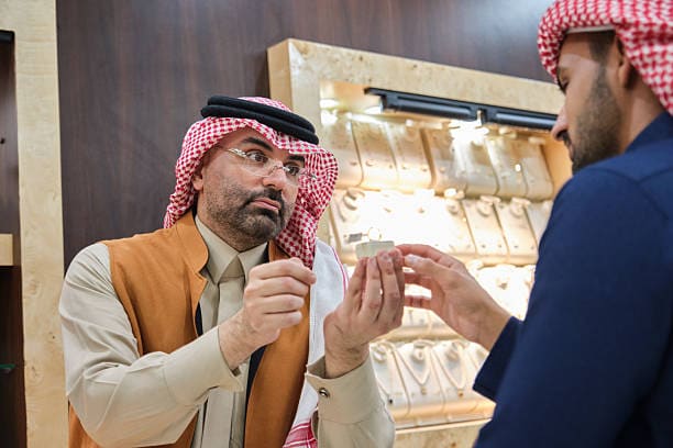 Indian travellers returning from Dubai can bring gold into India without paying customs duty, but only within specific limits set by the government. Indian travellers returning from Dubai can bring gold into India without paying customs duty, but only within specific limits set by the government.