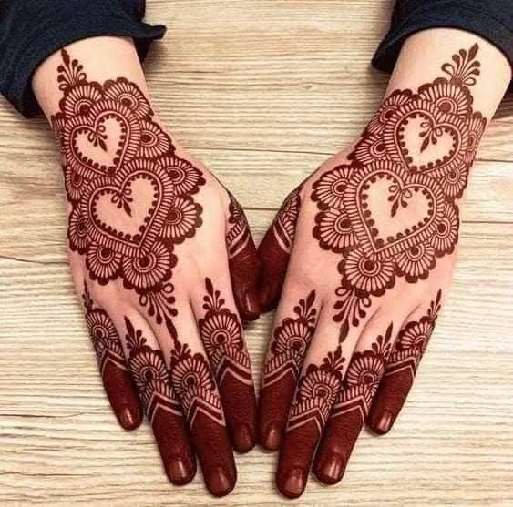 Karwa Chauth 2025: Gorgeous Mehendi Trends To Adorn Your Hands Karwa Chauth 2025: Gorgeous Mehendi Trends To Adorn Your Hands