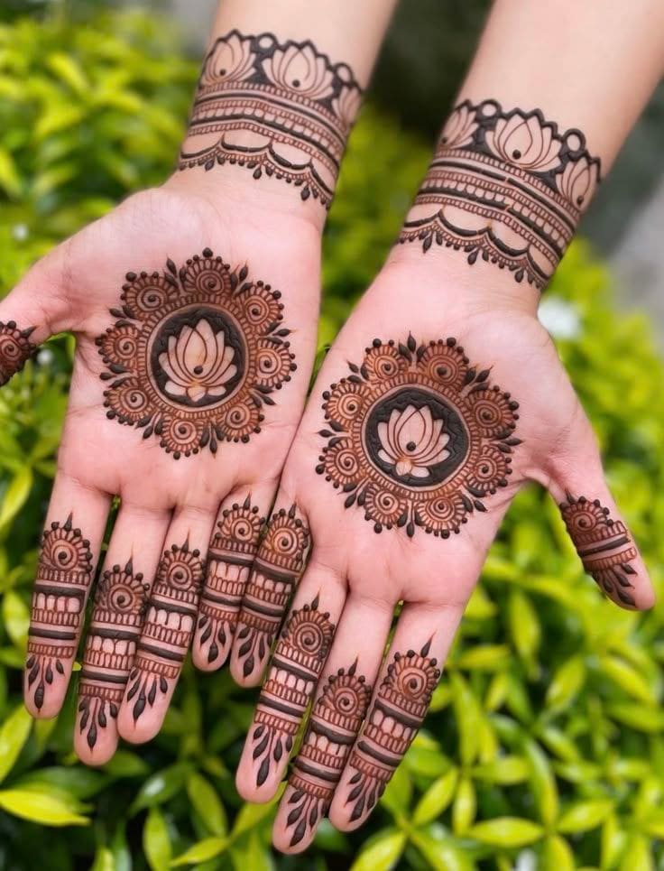 Karwa Chauth 2025: Gorgeous Mehendi Trends To Adorn Your Hands Karwa Chauth 2025: Gorgeous Mehendi Trends To Adorn Your Hands