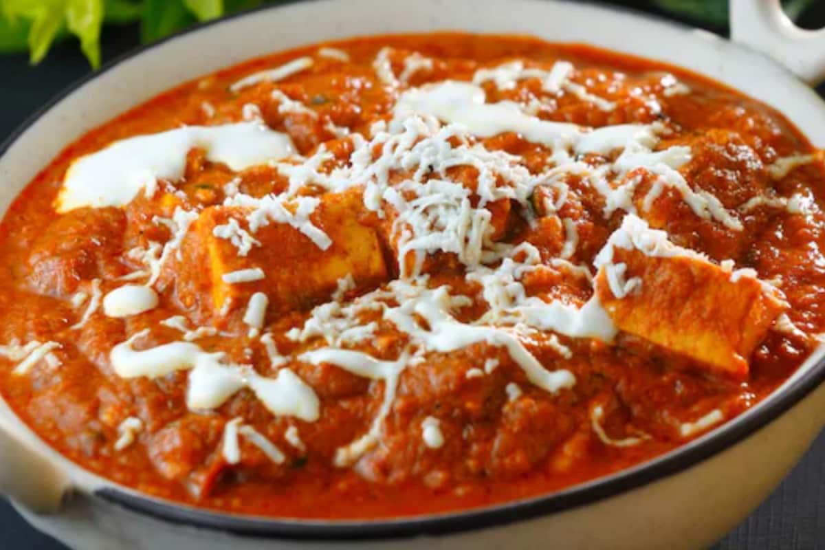 Make Rich, Creamy Paneer Lababdar Tonight!