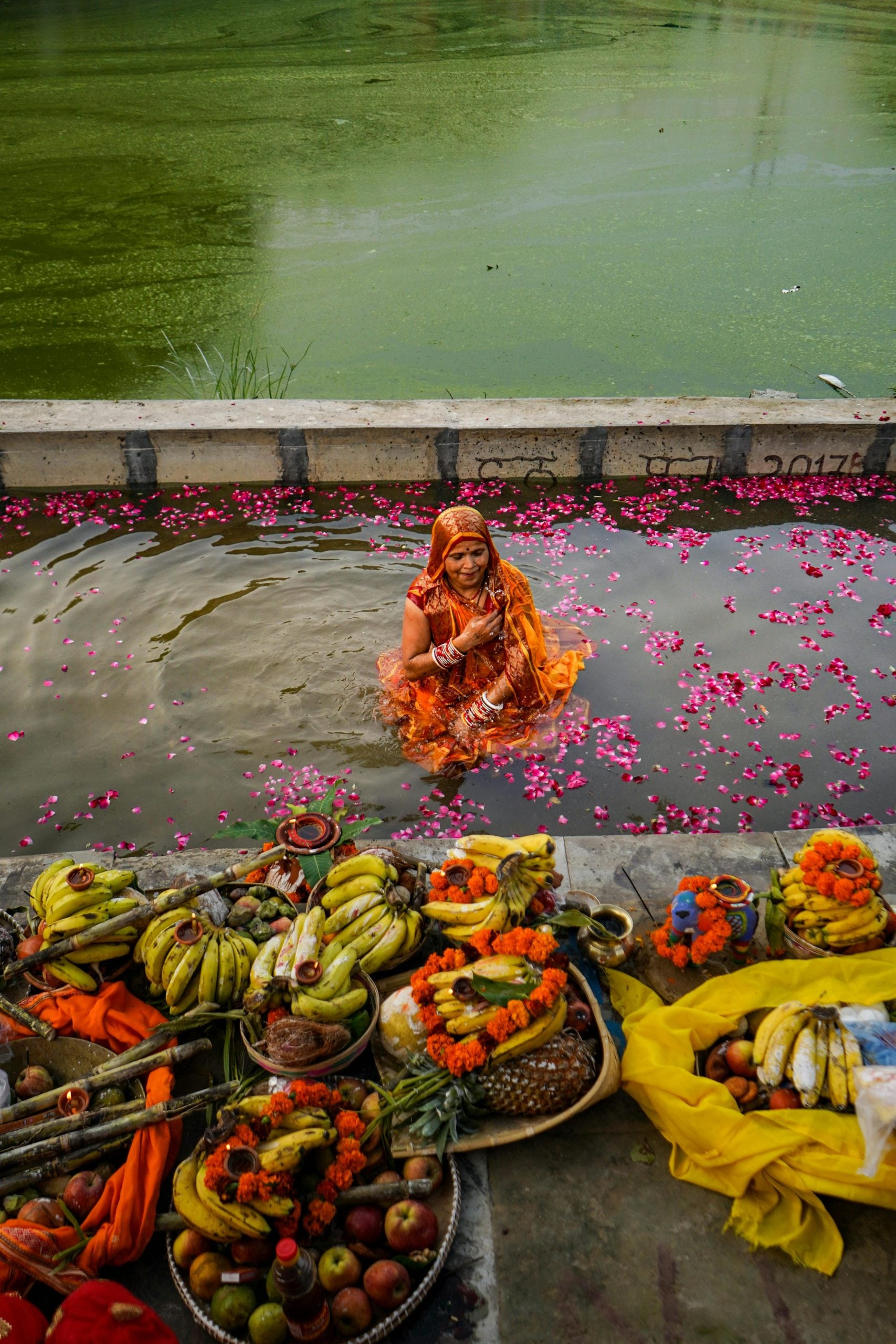 Chhath Puja 2025: Auspicious Fruits To Offer And Their Significance Chhath Puja 2025: Auspicious Fruits To Offer And Their Significance