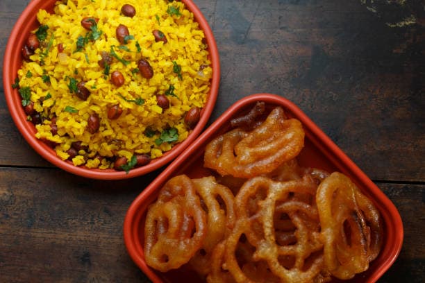 Indore: Don’t miss Sarafa Bazaar’s night street food scene with poha, jalebi, bhutte ka kees, and more. Indore: Don’t miss Sarafa Bazaar’s night street food scene with poha, jalebi, bhutte ka kees, and more.