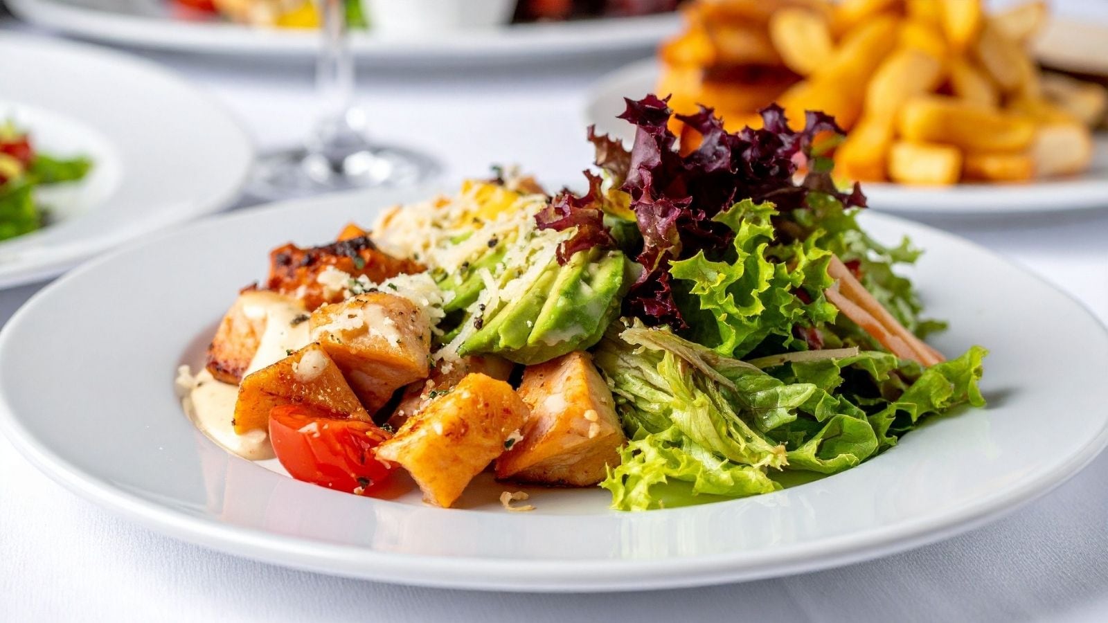 Ditch The Heavy Lunch: Try These Weight-Loss Salad Recipes Instead Ditch The Heavy Lunch: Try These Weight-Loss Salad Recipes Instead