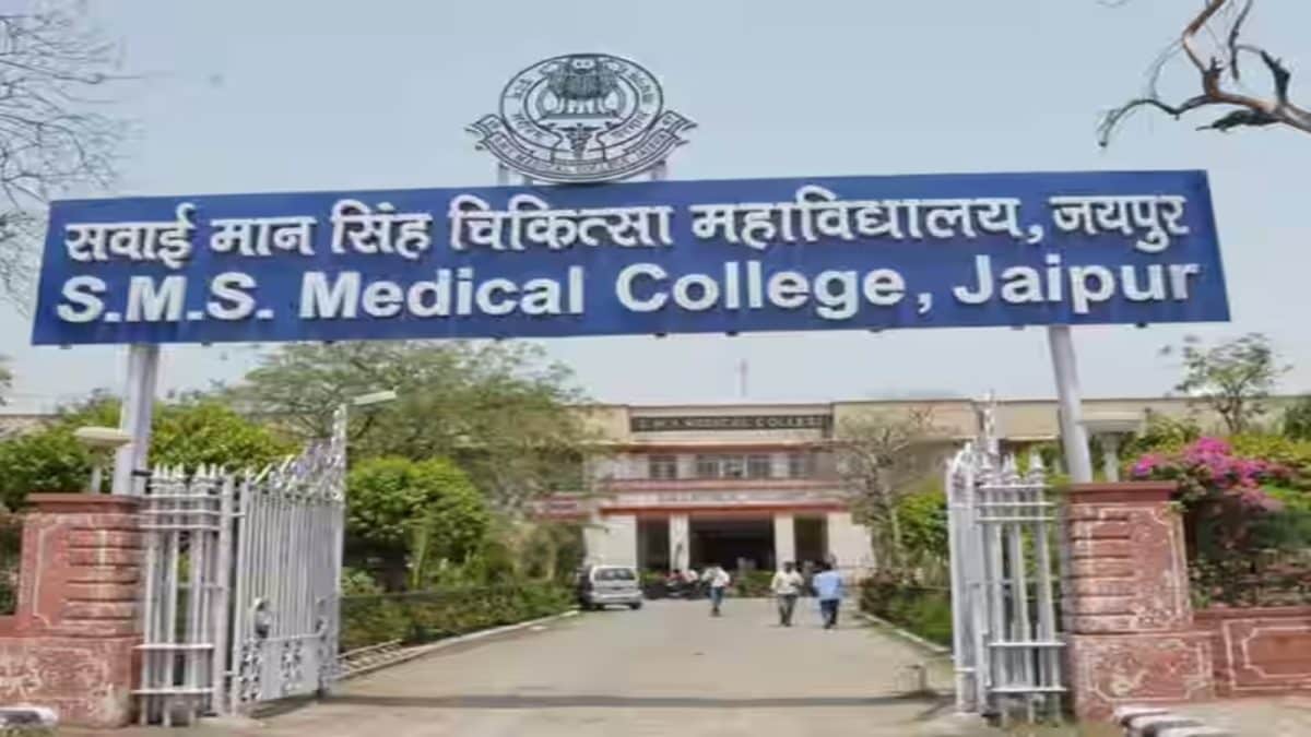 <div>Six Dead, Five Critical After Massive Fire Erupts In ICU Of Jaipur's Sawai Man Singh Hospital</div>