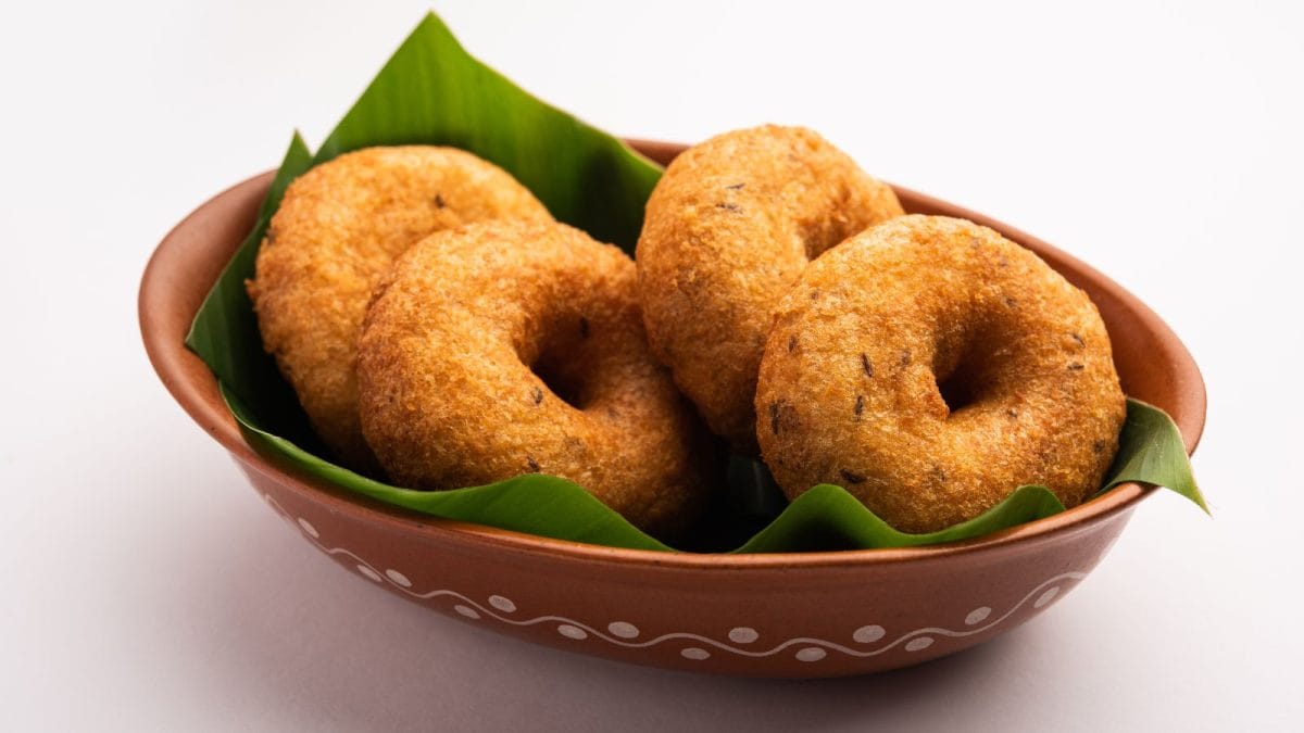 Vijayadashami Special: Traditional Urad Dal Vadas That Are Light, Crispy And Delicious