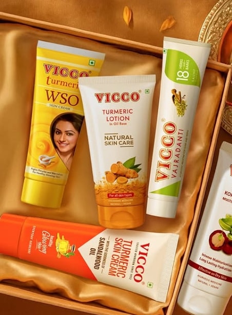 Success Story: How A Humble Shopkeeper Built One Of India’s Most Iconic Ayurvedic Brands Success Story: How A Humble Shopkeeper Built One Of India’s Most Iconic Ayurvedic Brands