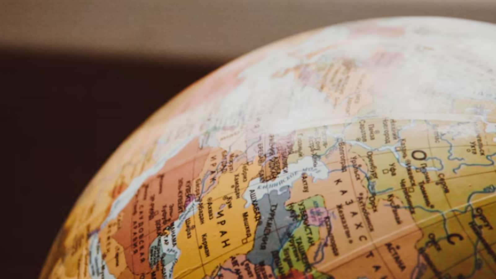 De A a Z: A Incrível Jornada Pelos Países do Mundo... Exceto Um!