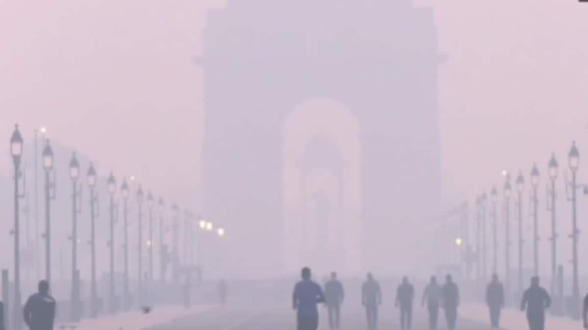 North India Smothered In Smog As Delhi, Ghaziabad, Noida Lead Worst 10 AQI Spots