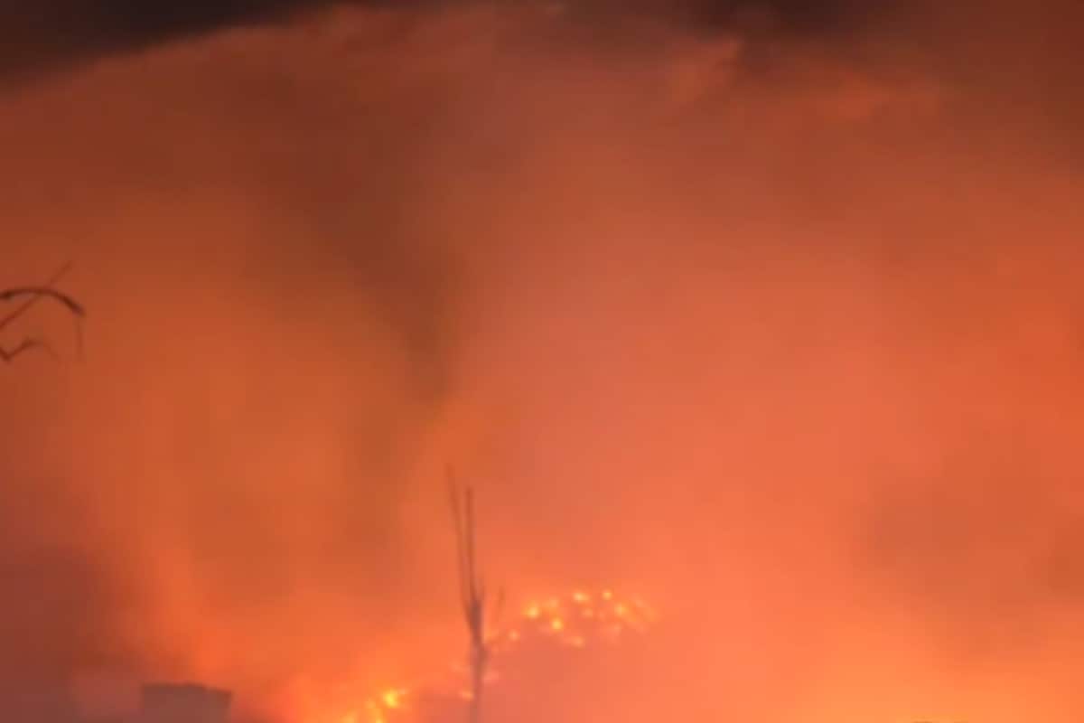 One Killed As Massive Fire Breaks Out At Slum Near Rithala Metro Station In Delhi