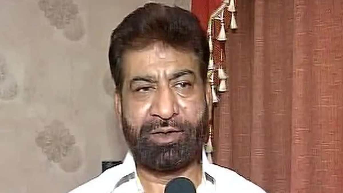 'Will Never Return': Former MLA Shoaib Iqbal Quits AAP Over MCD Bypolls Ticket Dispute