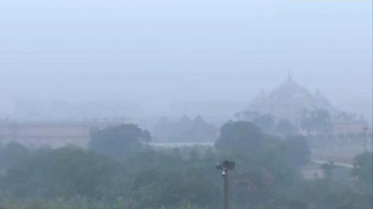Delhi's Air Quality Shows Slight Improvement, But Remains In 'Very Poor ...