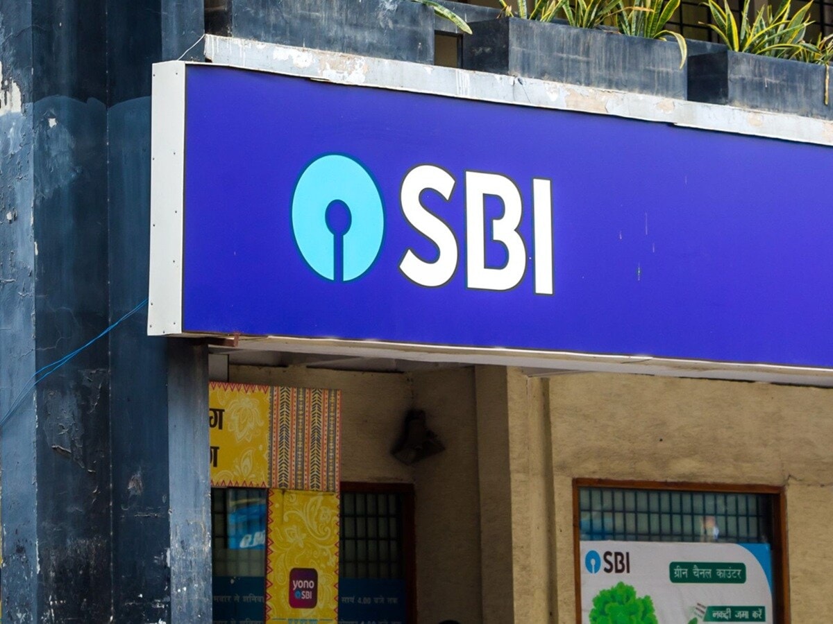 Apart from the pay, SBI clerks enjoy several additional benefits such as pension schemes, medical coverage, housing assistance at select locations, and leave encashment. These perks, along with job stability and regular promotions, make the SBI Clerk post one of the most sought-after government jobs in India, combining financial growth with long-term career security.