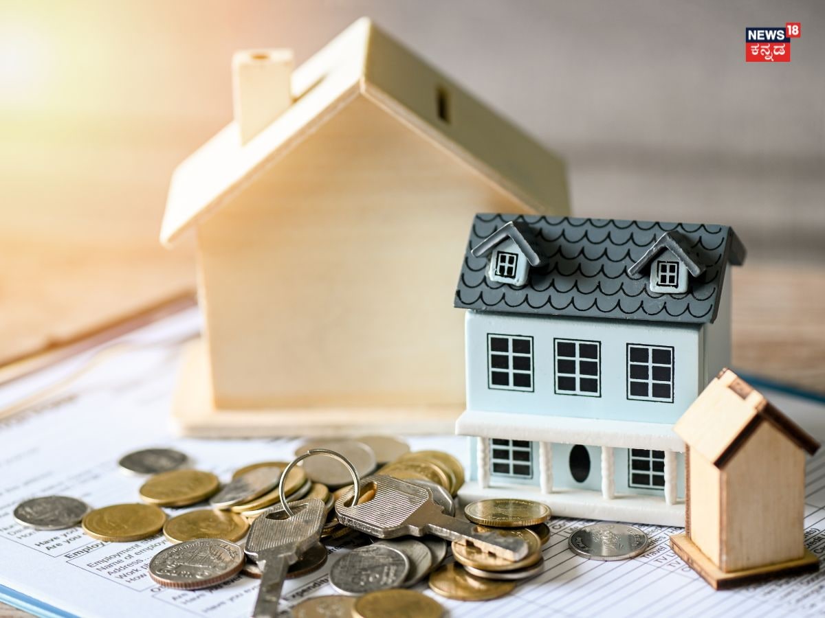 ಬ್ರಿಡ್ಜ್ ಹೋಮ್ ಲೋನ್: ಮುಂದುವರೆದು ಕೊನೆಯದಾಗಿ ಗೃಹ ಸಾಲವು ಸೇತುವೆ ಗೃಹ ಸಾಲವಾಗಿದೆ. ಇದೇನಪ್ಪ ಅಂತೀರಾ, ಇದು ಸ್ವಲ್ಪ ವಿಭಿನ್ನವಾದ ಸಾಲದ ವಿಧಾನವಾಗಿದ್ದು, ಇದ್ರಲ್ಲಿ ಸಿಗುವ ಸಾಲವು ಅಲ್ಪಾವಧಿಗೆ ಮಾತ್ರವೇ ಆಗಿರುತ್ತದೆ! ನೀವು ಹೊಸದನ್ನು ಖರೀದಿಸಲು ನಿಮ್ಮ ಹಳೆಯ ಮನೆಯನ್ನು ಮಾರಾಟ ಮಾಡುತ್ತಿದ್ದೀರಿ ಎಂದು ಭಾವಿಸೋಣ, ಆದರೆ ಮಾರಾಟವು ಸಮಯ ತೆಗೆದುಕೊಳ್ಳುತ್ತಿದೆ. ಈ ವೇಳೆ ಬ್ರಿಡ್ಜ್ ಹೋಮ್ ಲೋನ್ ಆ ಅಂತರವನ್ನು ತುಂಬಿ, ನಿಮಗೆ ಹಣದ ಕೊರತೆಯಾಗದಂತೆ ನೋಡಿಕೊಳ್ಳುತ್ತದೆ. ಏತನ್ಮಧ್ಯೆ, ಬ್ಯಾಂಕುಗಳು ಈ ಸಾಲವನ್ನು ಗರಿಷ್ಠ ಎರಡು ವರ್ಷಗಳವರೆಗೆ ನೀಡುತ್ತವೆ.