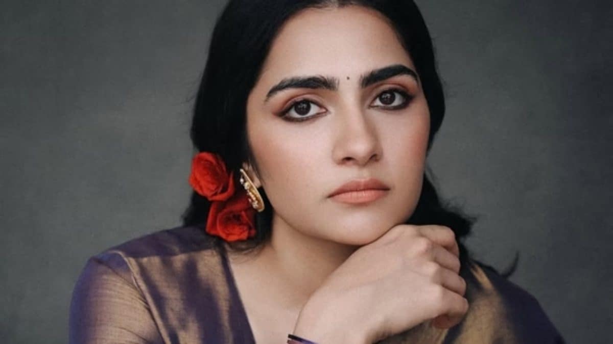 Rukmini Vasanth Warns Fans About Impersonator Using Fake Number
