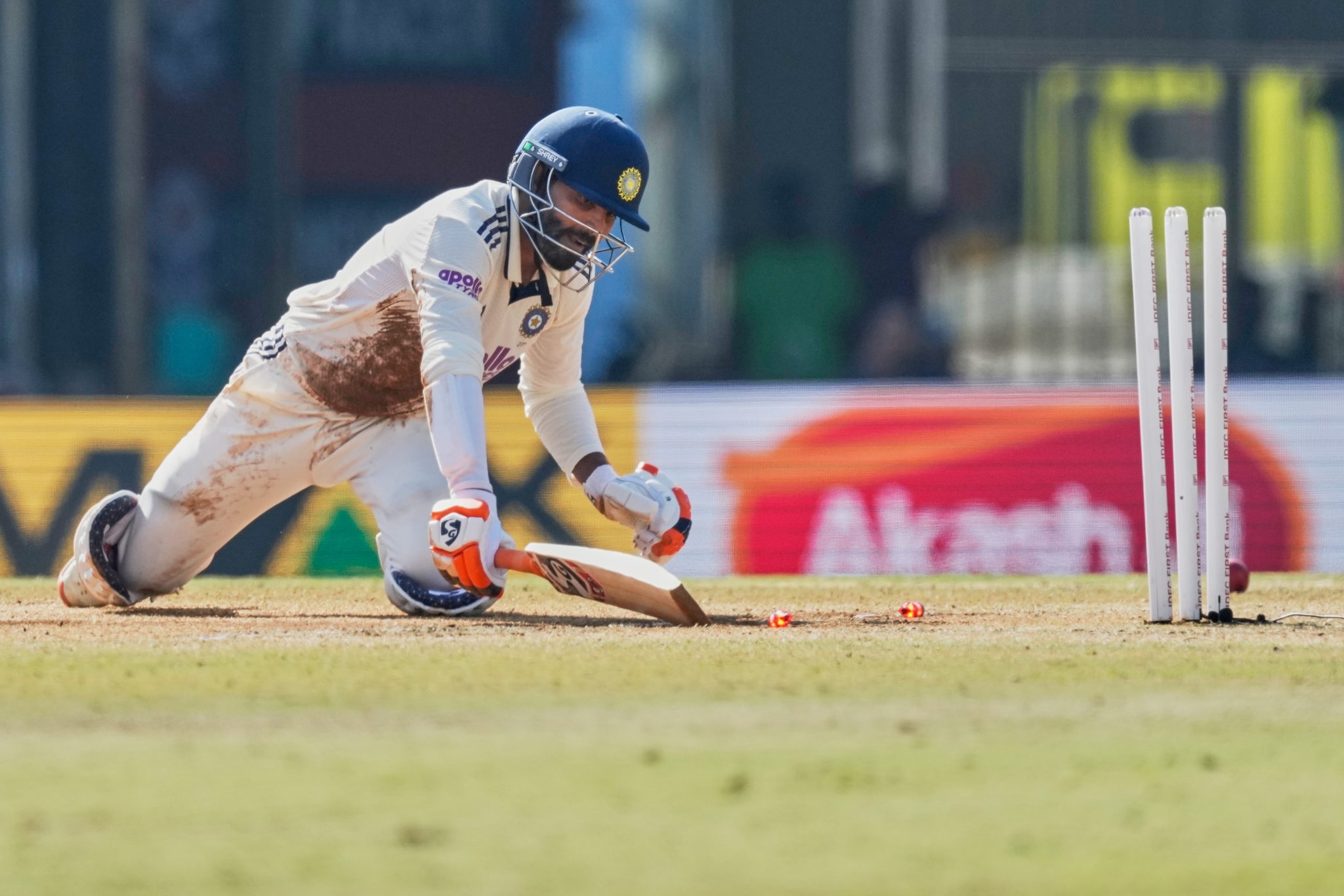 SA beat India by 408 runs — GuwahatiIndia suffered their heaviest home defeat as Marco Jansen and Harmer dominated. Set 549 to win, India crumbled for 140, sealing South Africa’s historic 2–0 series triumph.