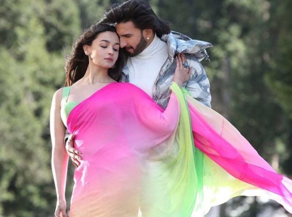 Alia Bhatt (Rocky Rani Kii Preem Kahaani): Alia Bhatt plays Rani Chatterjee, a stylish yet hard-hitting television news anchor. She brings charm, wit, and a sense of purpose. 