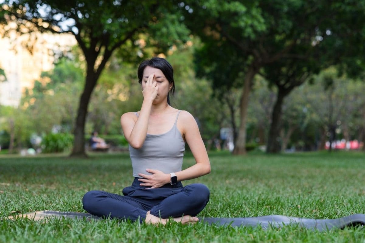 Lifestyle Expert Shares A 5-Minute Easy Breathwork Routine That Lowers Cortisol