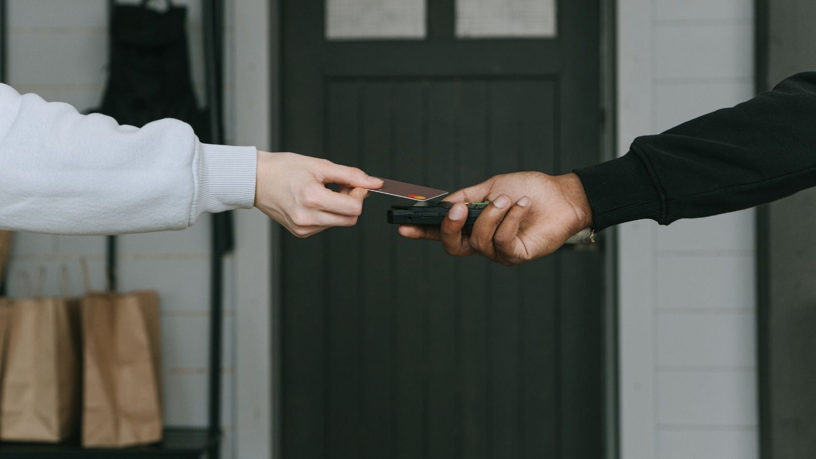 This European Nation Is The World’s First Cashless Country This European Nation Is The World’s First Cashless Country