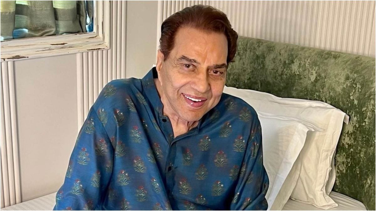 Zeenat Aman Mourns ‘Jewel’ Dharmendra’s Loss, Says ‘Always Amongst My Favourite Co-Stars’ | Bollywood News