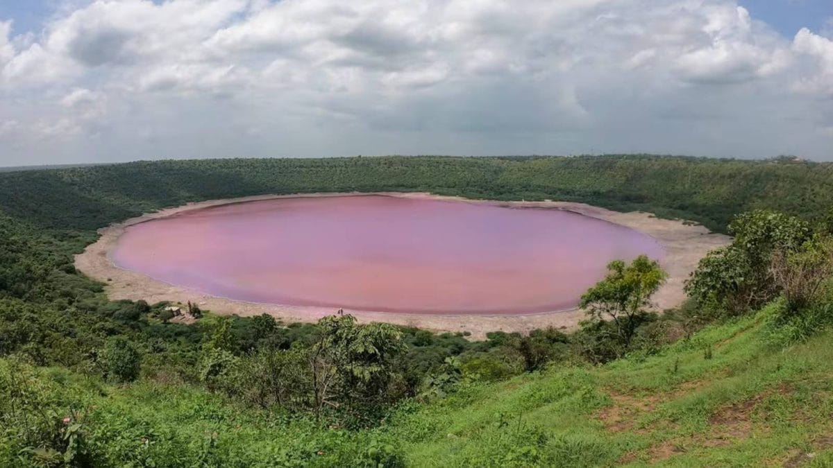 India’s Colour-Changing Lakes: Natural Wonders You Have To See To Believe